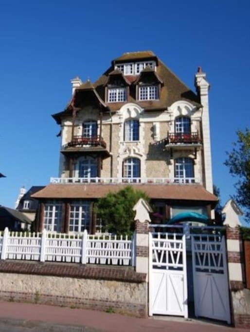Les Embruns - Plein Ciel - Appartement 3Eme Etage Deauville Eksteriør billede